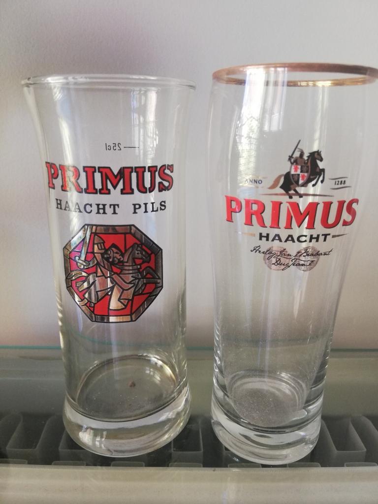 Verre à bière Primus 0,25cl modèle gauche encore dispo, Enlèvement, Comme neuf