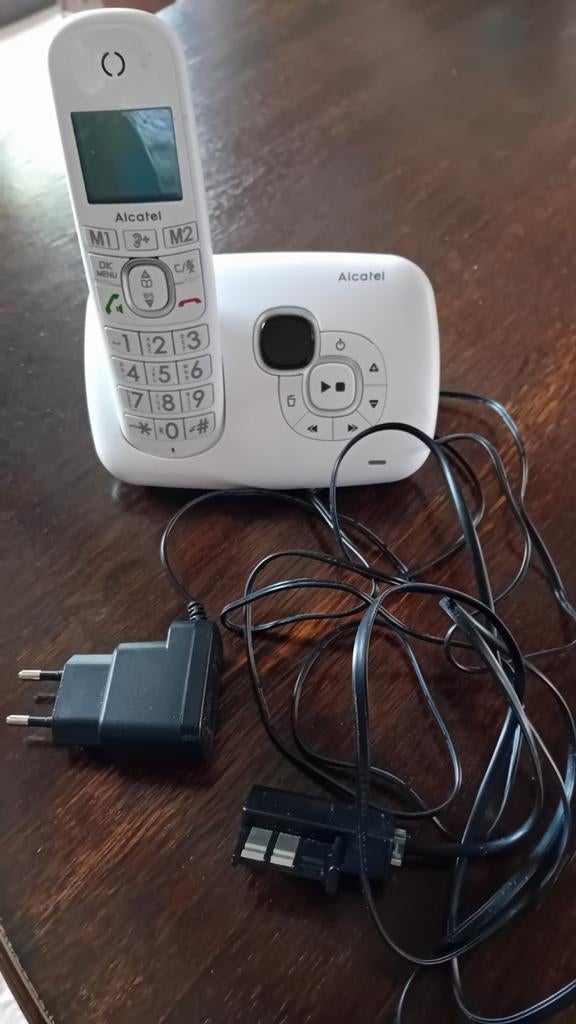 Draagbaar telefoon alcatel wit xl385 voice, Telecommunicatie, Ophalen of Verzenden, Zo goed als nieuw