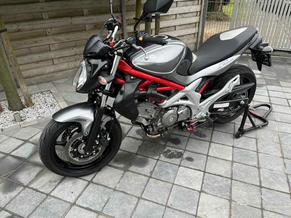suzuki gladius 650cc **18000km** abs ** topkoffer**, Motos, Motos | Suzuki, Permis Moto A, Entreprise, Plus de 35 kW, 2 cylindres