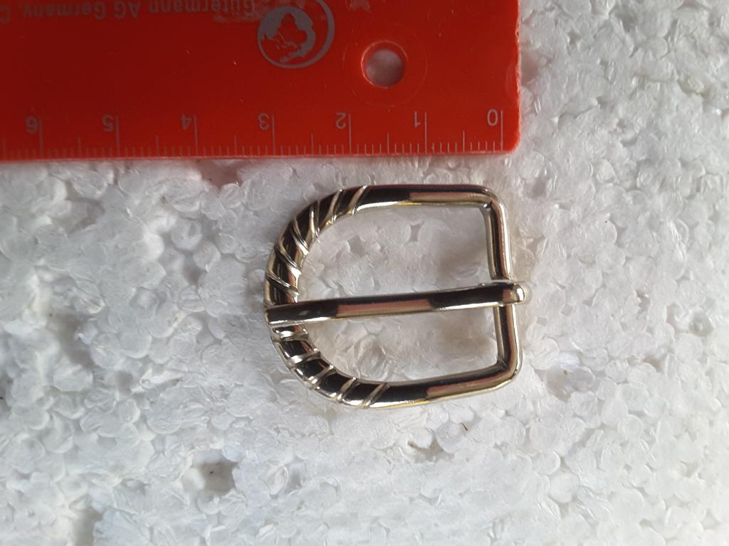 boucle de ceinture 35 x 33 mm métallique argenté, Hobby & Loisirs créatifs, Couture & Fournitures, Enlèvement ou Envoi, Neuf