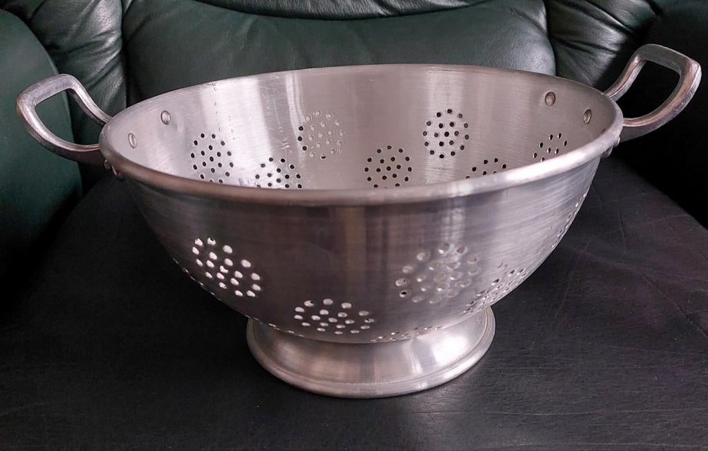 Passoire Ronde sur Pied avec 2 poignées - alu - 22cm, Maison & Meubles, Enlèvement ou Envoi