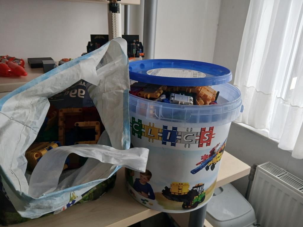 Clics jouet enfants, Enfants & Bébés, Jouets | Blocs de construction
