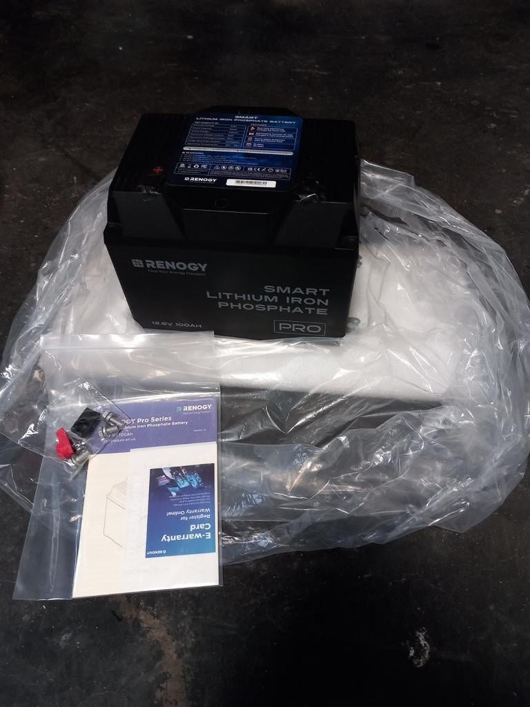 LiPO4 Renogy batterij 100Ah, Bluetooth, Self Heating, Doe-het-zelf en Bouw, Elektriciteit en Kabels, Ophalen