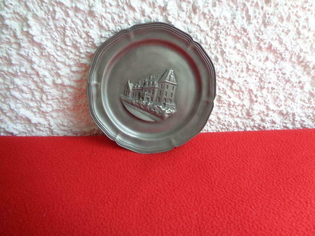 Assiette Relief étain. Vintage., Antiquités & Art, Antiquités | Étain, Enlèvement ou Envoi