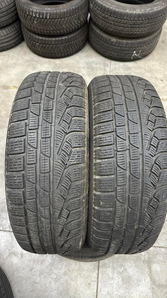 2055517 205/55/17 205/55R17 marque d'hiver Pirelli, Vêtements | Femmes, Vestes | Été, Enlèvement