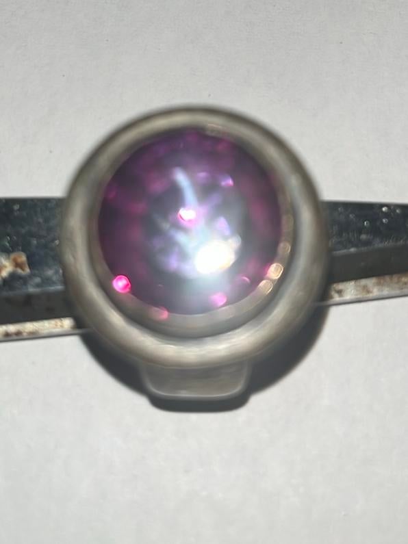 Oude ring met geslepen steen - 20mm diameter ring, Bijoux, Sacs & Beauté, Bagues, Rouge, Femme ou Homme, Fer ou Acier, Utilisé