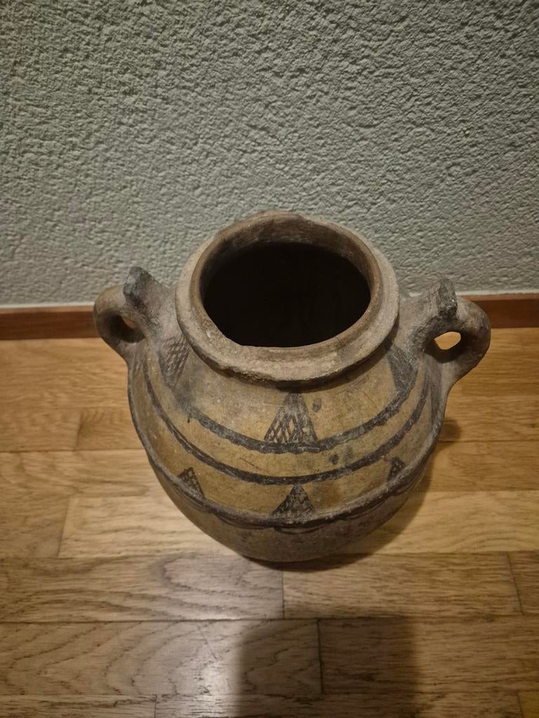 Grote Terracotta kruik  ong. 3000 voor chr., Enlèvement ou Envoi