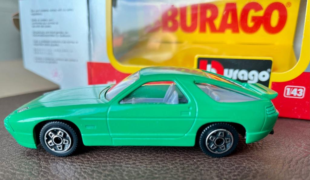 Burago Porsche 928, échelle 1:43, Enlèvement ou Envoi, Comme neuf, Voiture, Autres marques