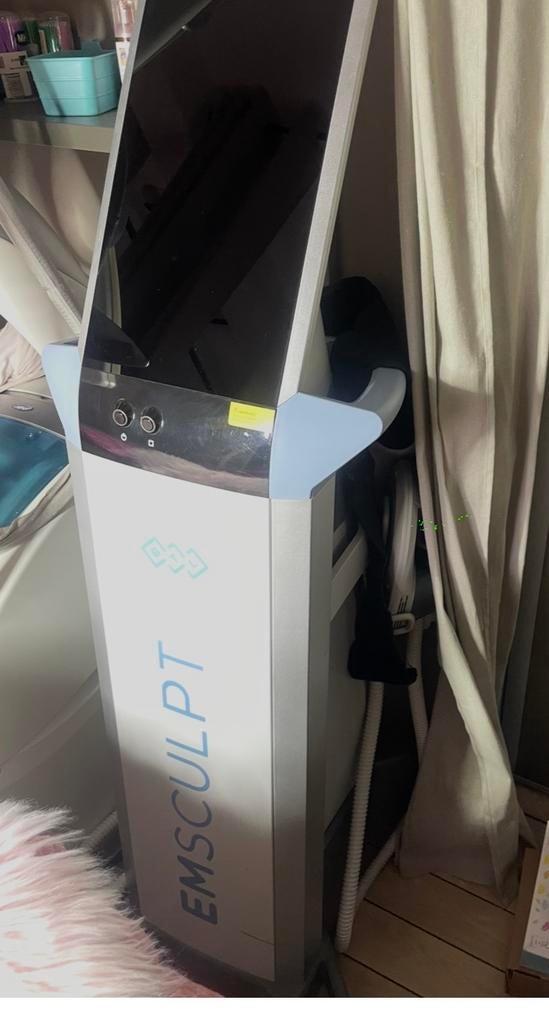 EMS Sculpt –machine stimulation musculaire électromagnétique, Enlèvement, Comme neuf