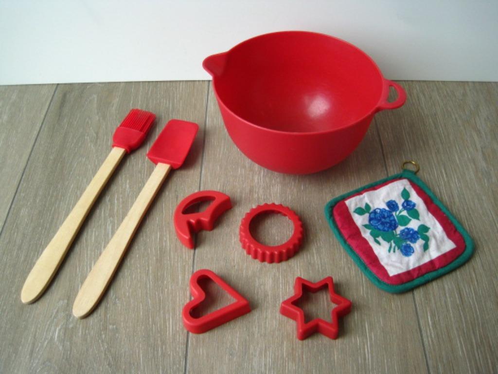 Set à pâtisserie rouge + batteur, Enlèvement ou Envoi, Utilisé, Plastique, Accessoires de cuisine de jeu