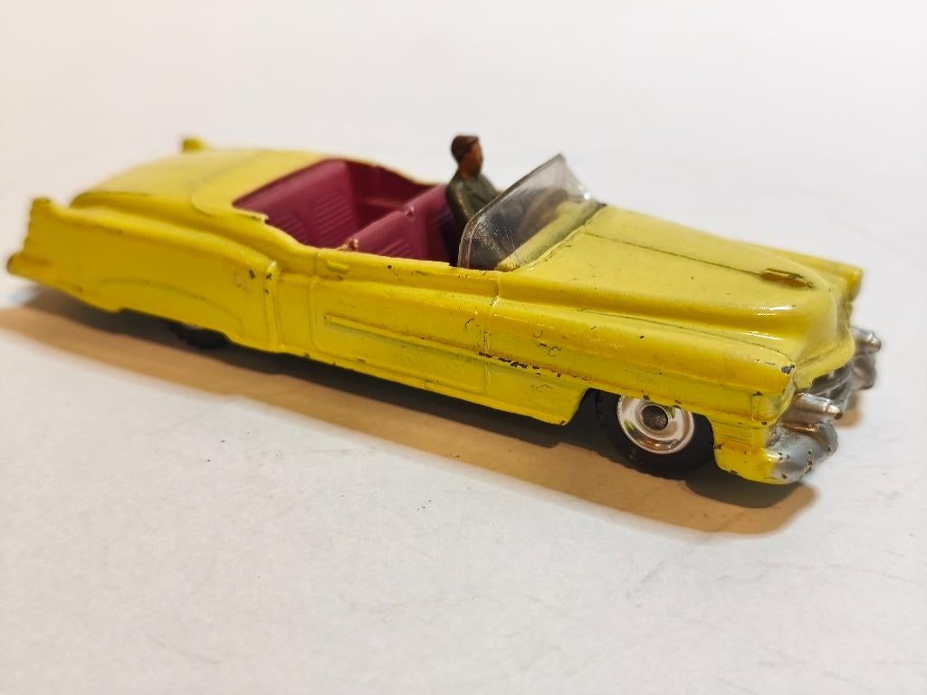DINKY TOYS UK CADILLAC ELDORADO REF 131, Ophalen of Verzenden, Gebruikt, Auto, Dinky Toys
