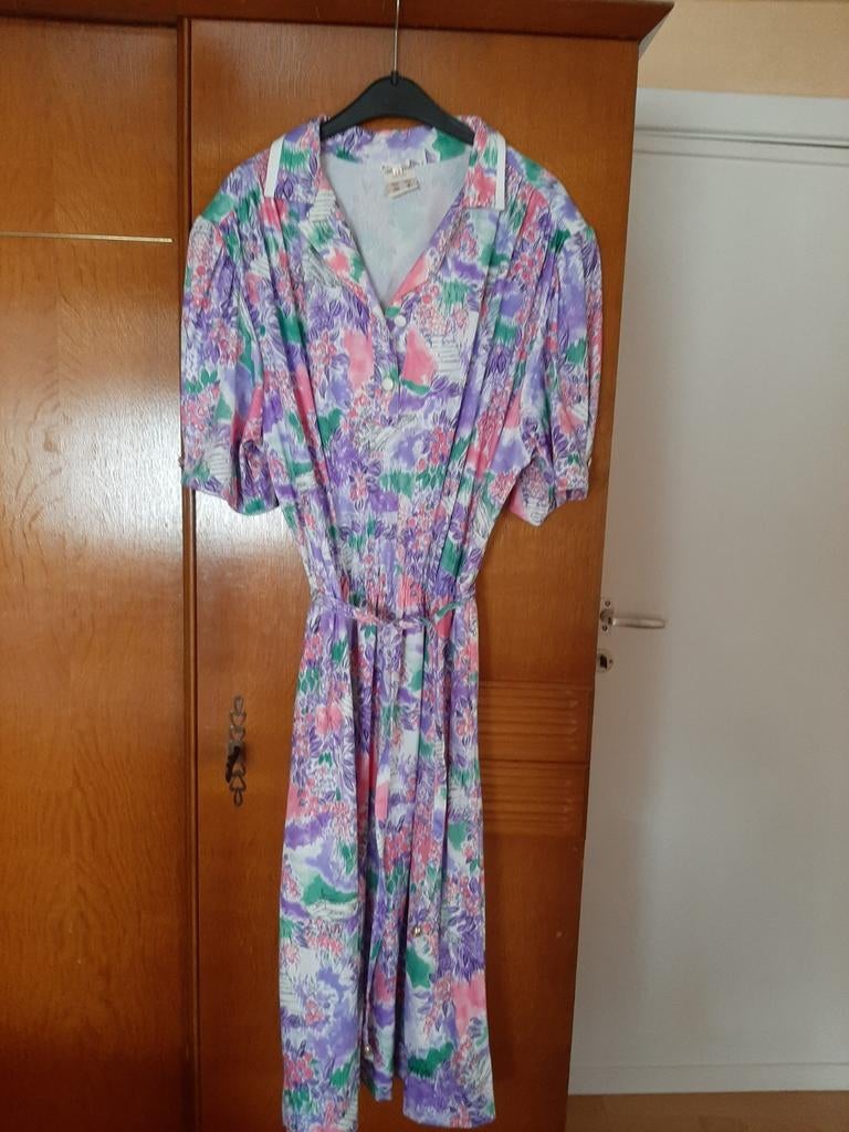 Vintage bloemenjurk maat 48 – retro pastelprint, Kleding | Dames, Ophalen of Verzenden, Gedragen, Maat 46/48 (XL) of groter, Wit