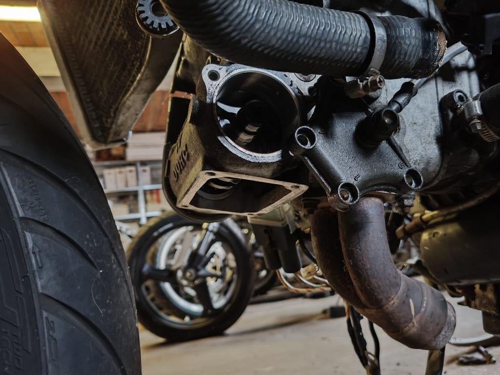MOTEUR DUCATI 748, DUCATI, Enlèvement, Utilisé, Jackierogier@outlook.be
