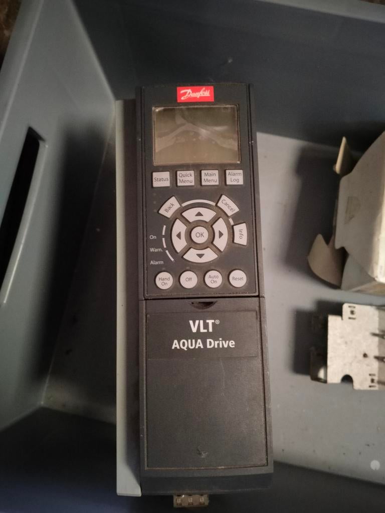 Frequentiesturing aqua drive VLT, Ophalen