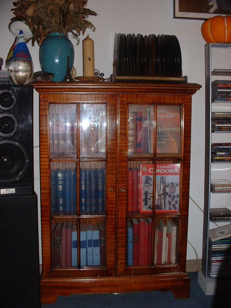 Bibliothèque-Vitrine, 25 à 50 cm, Avec porte(s), Enlèvement, Utilisé