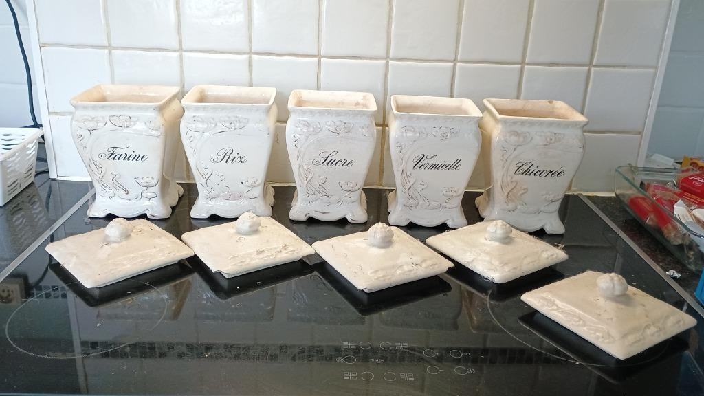 set van vijf keramische kookpotten, Ophalen