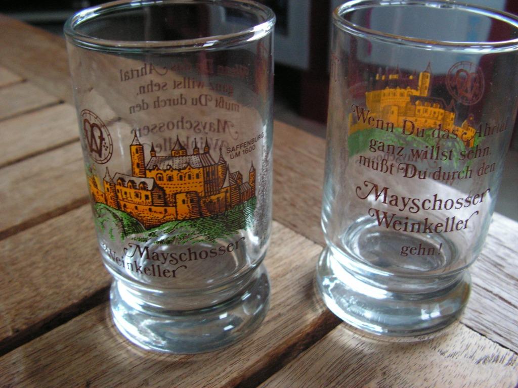 2 verres de Mayschosser Weinkeller (Rhénanie-Palatinat)., Envoi, Comme neuf, Autres régions, Vin blanc