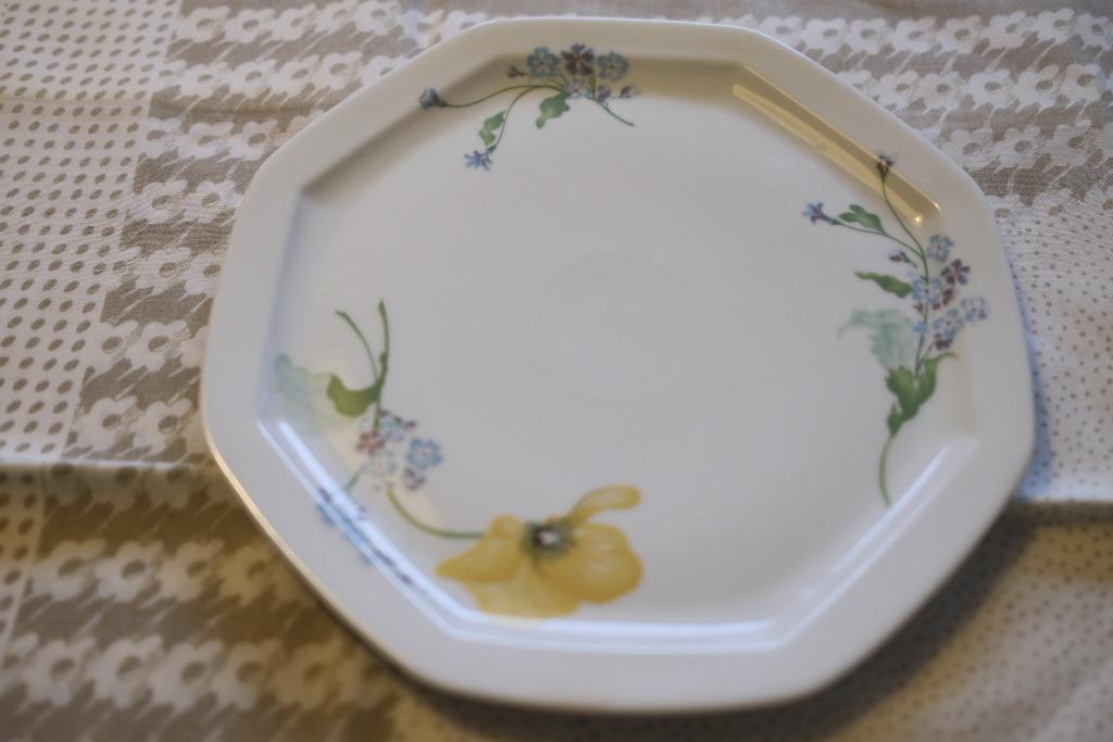 Lot de quatre assiettes octogonales vintage  80 Limoges, Enlèvement ou Envoi