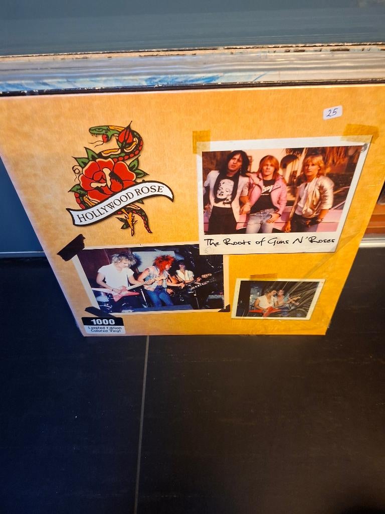 lp-hollywood rose-the roots of guns n roses-red vinyl-vak 12, Cd's en Dvd's, Ophalen of Verzenden, Zo goed als nieuw