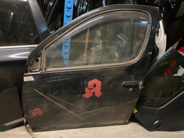 Portier 4Deurs links-voor van een Toyota Yaris Verso (ONB), Gebruikt, Deur, Ophalen of Verzenden, Toyota