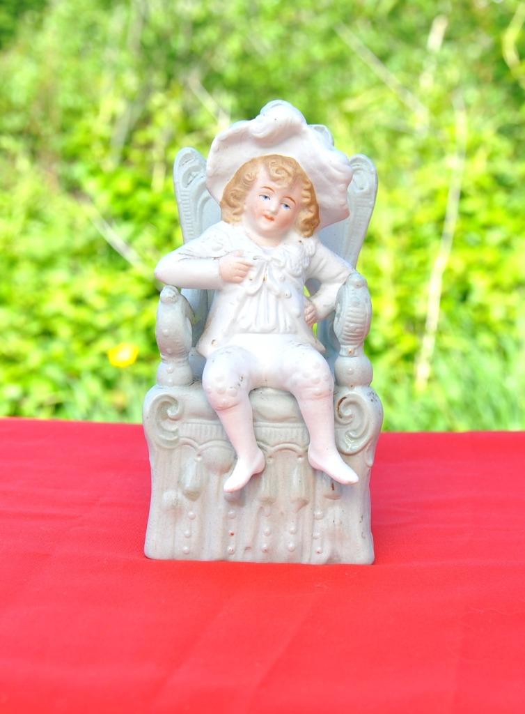 statuette garcon sur fauteuil vert n 447, Enlèvement ou Envoi