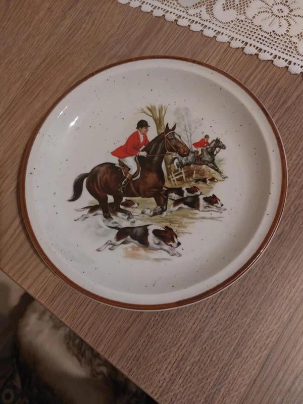 Decoratief bord met jachttafereel, Envoi