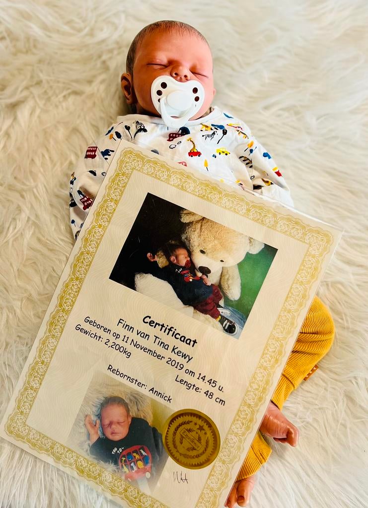 2 mooie reborn poppen met certificaat, Verzamelen, Poppen, Ophalen, Zo goed als nieuw, Kleertjes