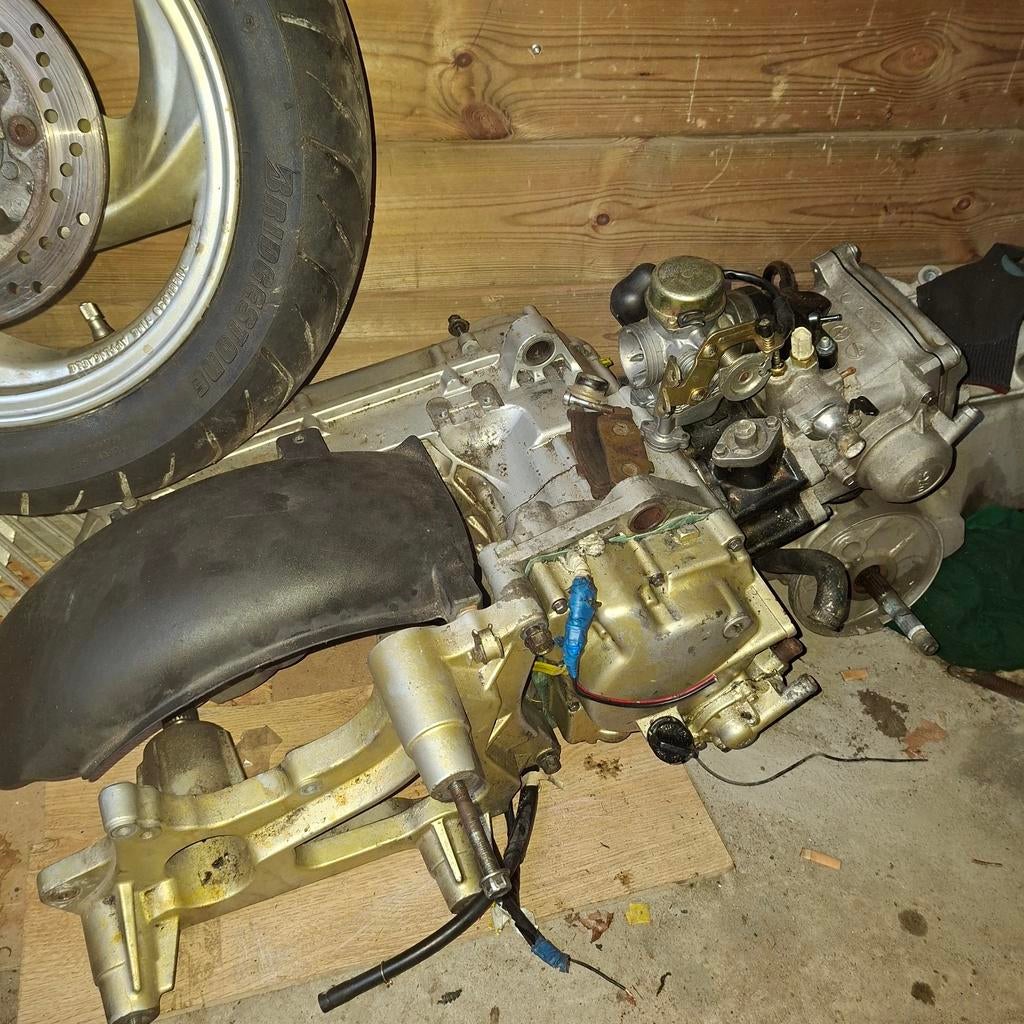 Motorblok! Sym joymax!!, Motoren, Ophalen