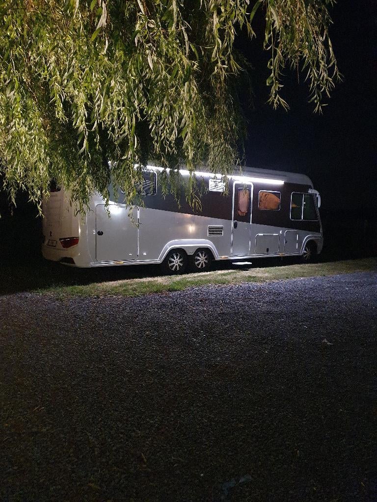 Uiterst luxe KNAUS SUN I 900 LX, Caravanes & Camping, Camping-cars, Toilette à cassette, Boîte manuelle, Serrures de sécurité