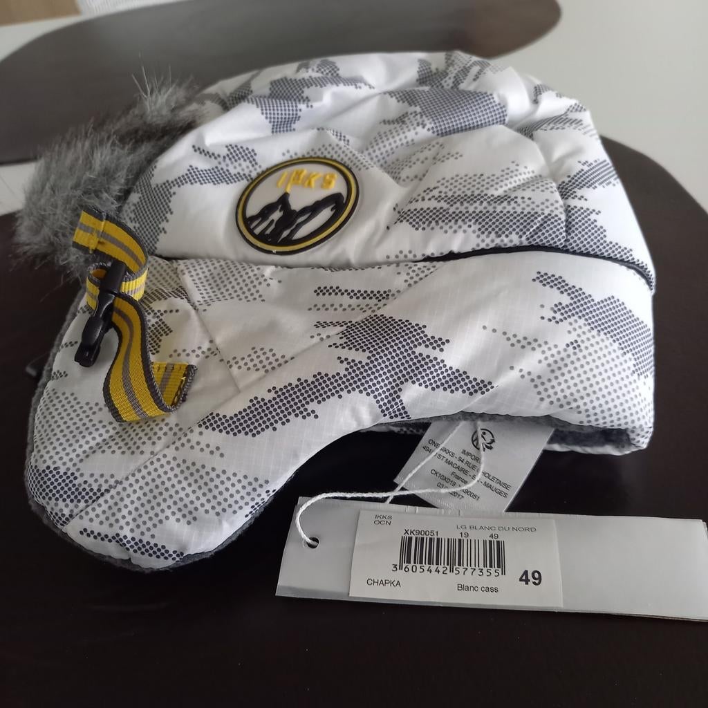 Nouveau chapeau d'hiver chaud, Enlèvement