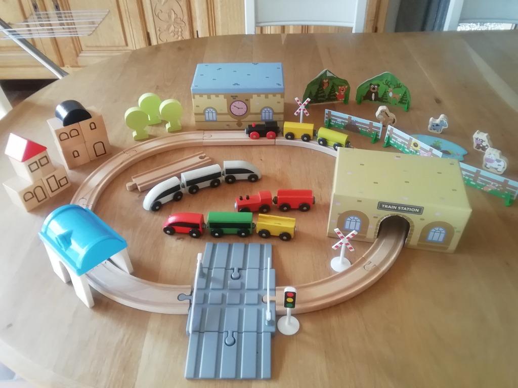 BRIO-compatibele houten speelgoedtrein, Ophalen of Verzenden, Zo goed als nieuw, Overige typen