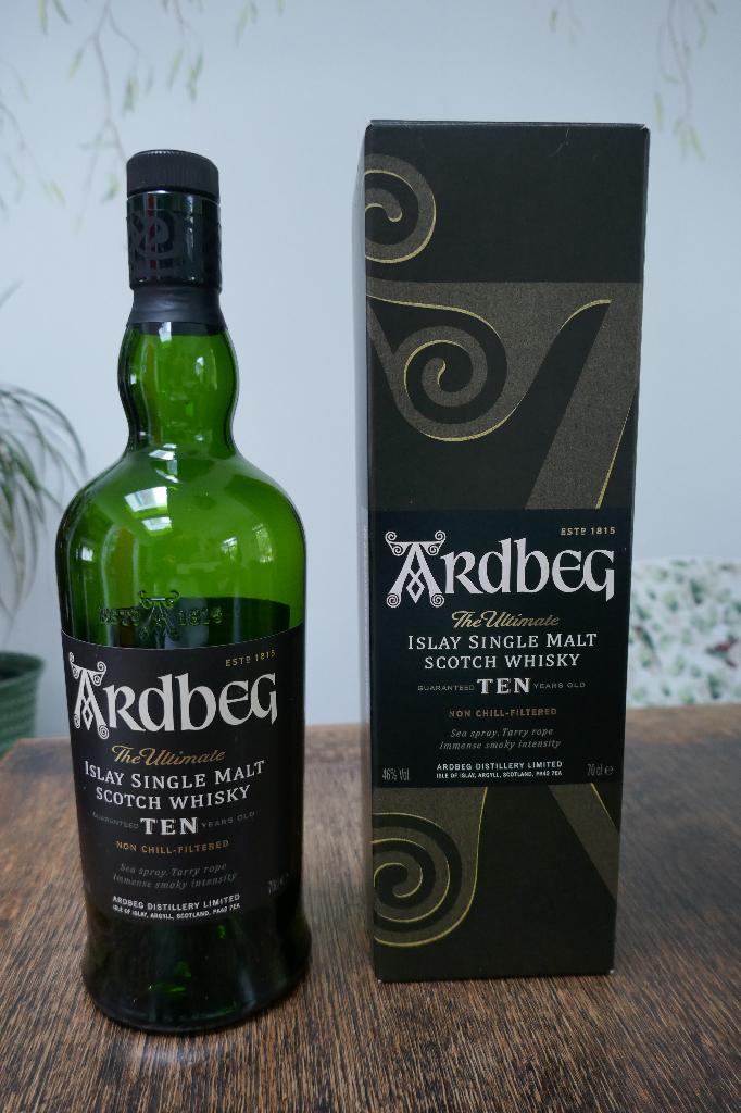 Ardberg whiskyfles met doos, Ophalen of Verzenden, Zo goed als nieuw, Overige typen