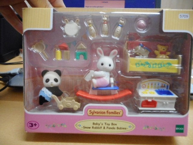Sylvanian Families  Baby's toy box snow rabbit & panda bab, Enlèvement ou Envoi, Neuf