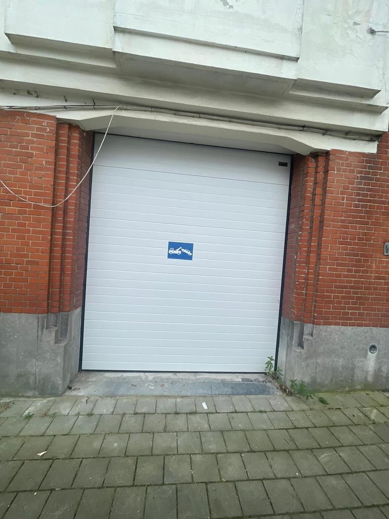 Dépôt /box à louer, Immo, Garages & Places de parking