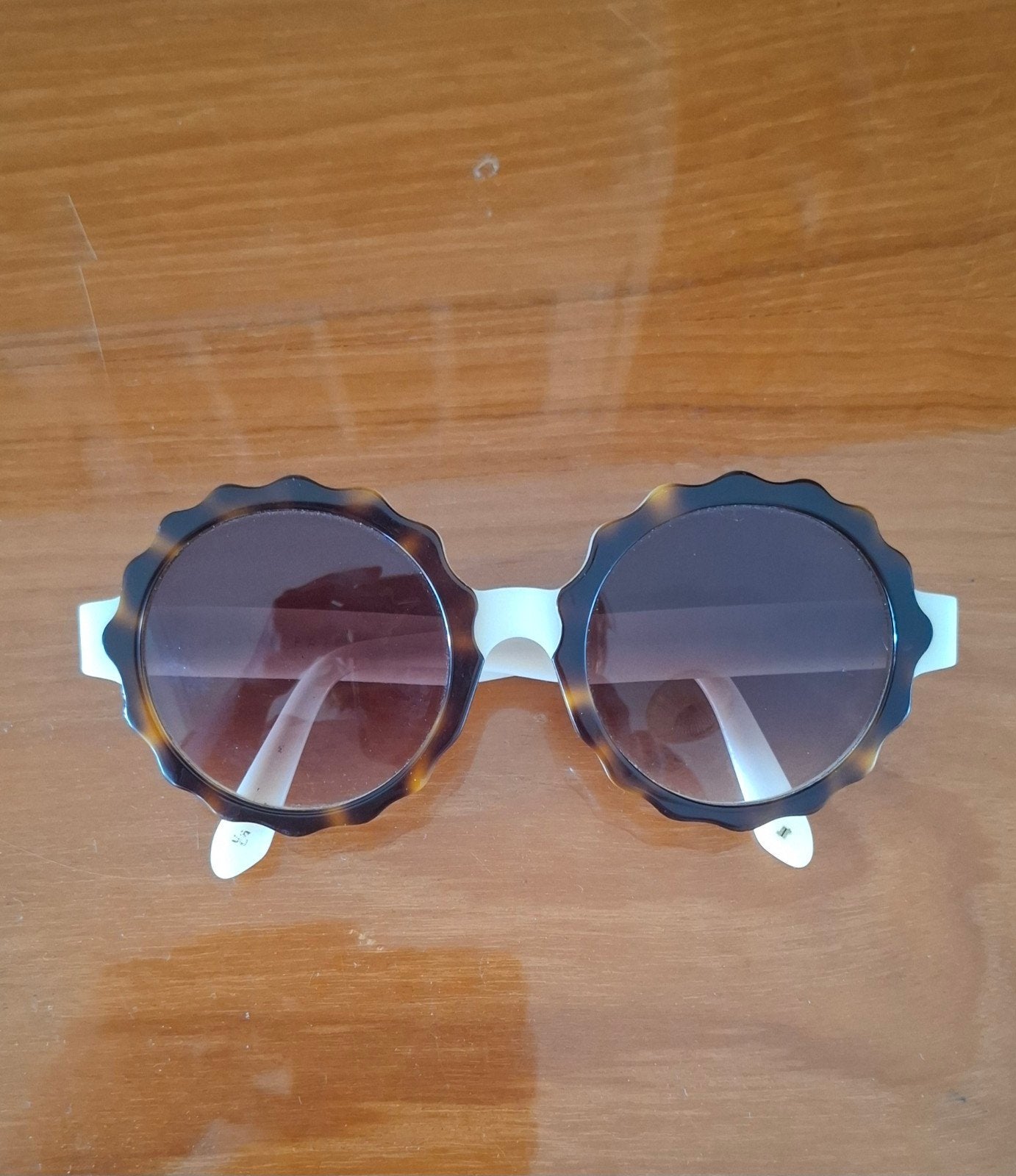 Lunettes de soleil Jimmy Fairly, Enlèvement, Lunettes