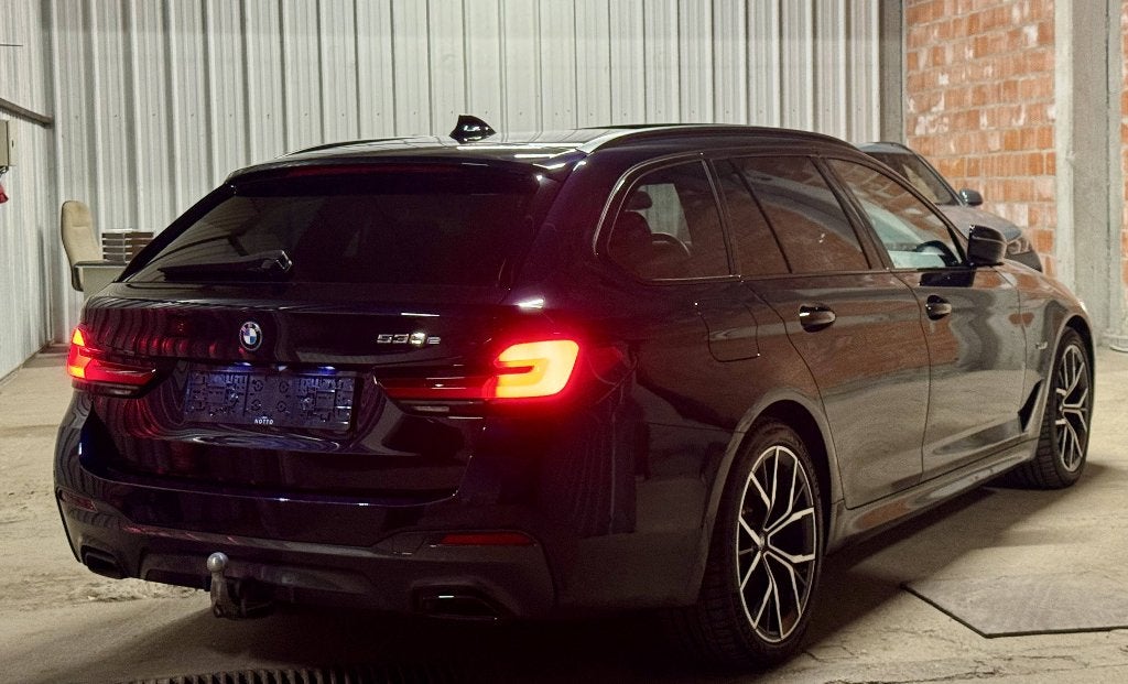 BMW 530e Touring M Pack/Pano/ACC/Trekhaak/HUD/Keyless, Autos, Cuir, Entreprise, Entretenue par le concessionnaire, 5 portes