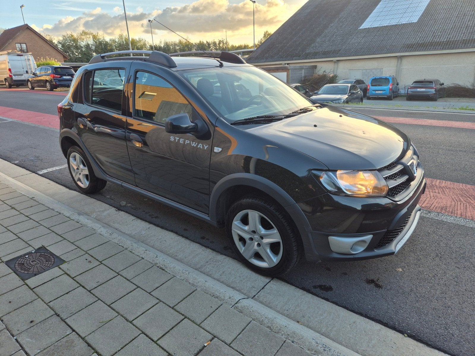 dacia sandero stepway 900cc benzine. airco, cruise, parkeers, Auto's, Stof, Zwart, Zwart, 5 deurs
