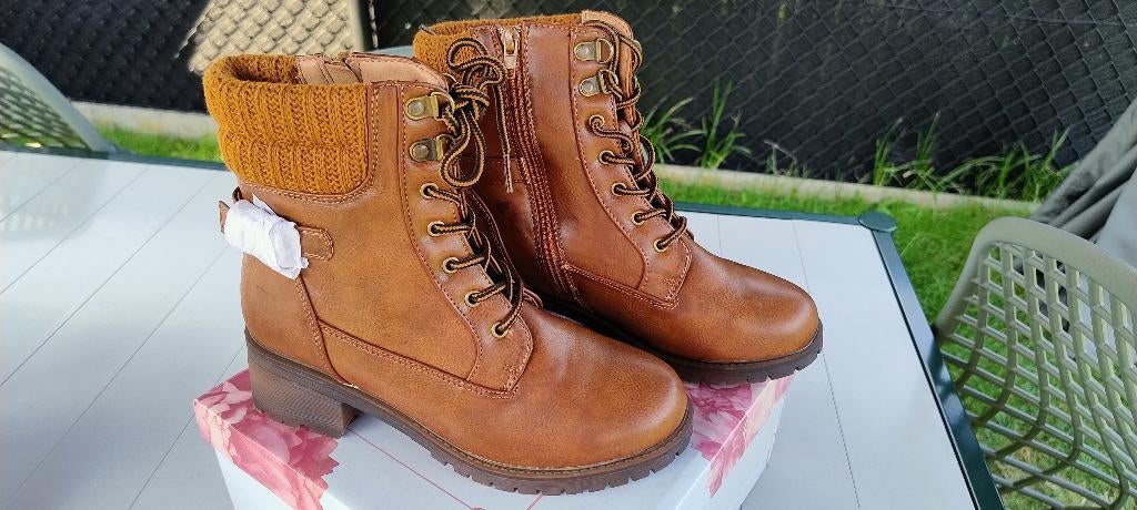 Bottines en cuir artificiel cognac 37 *NOUVEAU*, Enlèvement ou Envoi, Chaussures, Fille, Neuf