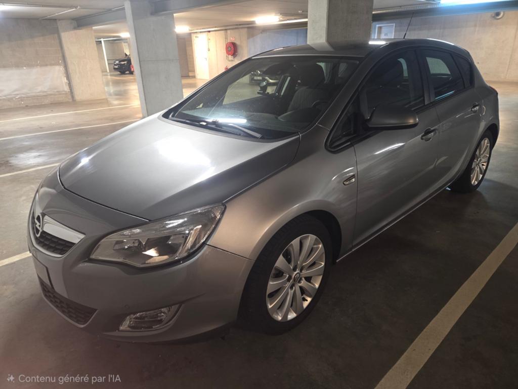 Opel Astra 1.6 essence 2011 110.000km!, Autos, Achat, Entreprise, Boîte manuelle, Noir