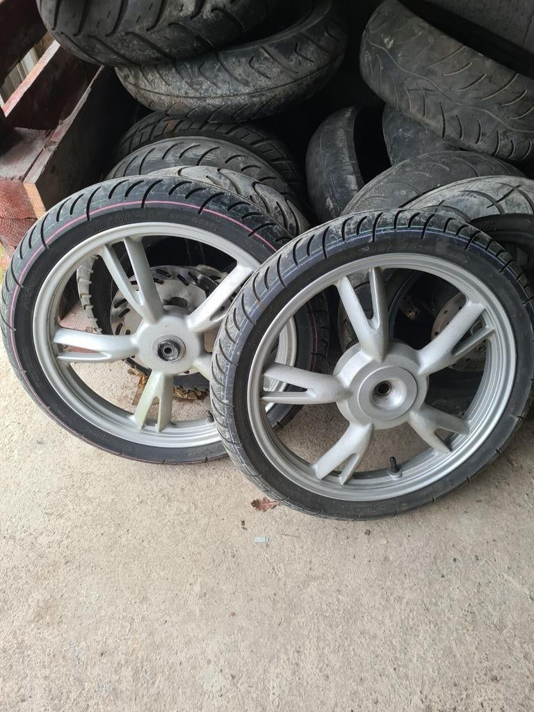 Lot de 2 pneus Peugeot Tweet 90/80/16 en parfait état, Enlèvement ou Envoi