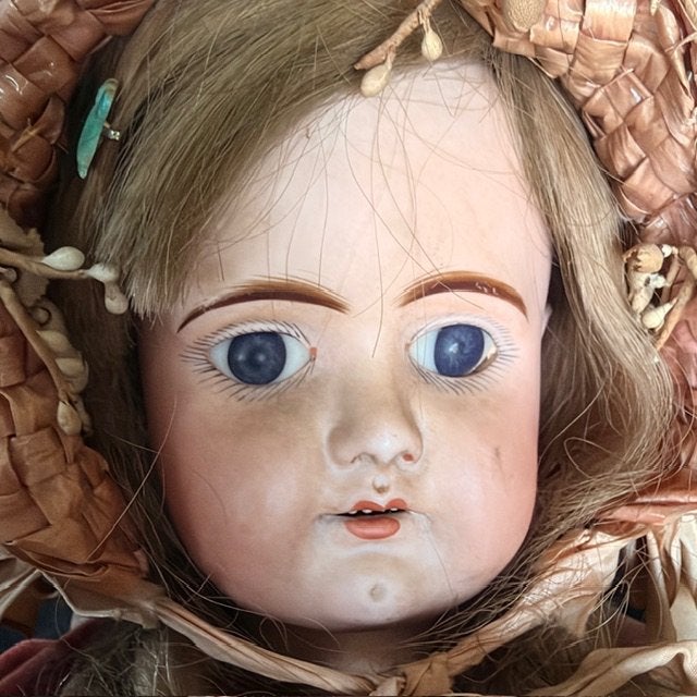 Antieke porseleinen pop, Ophalen