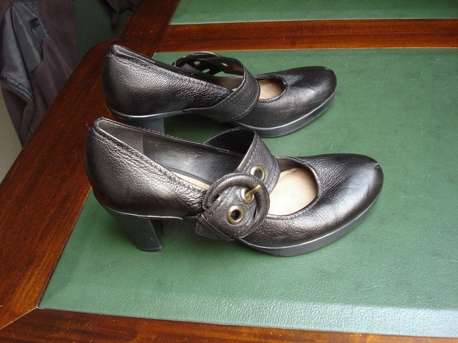 Clarks lederen zwarte schoenen, dames. mt 38, Zwart, Ophalen of Verzenden, Zo goed als nieuw, Schoenen met hoge hakken