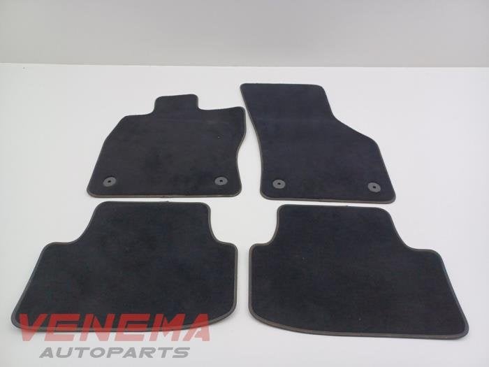 Kit tapis d'un Volkswagen Golf, Volkswagen, -, 3 mois de garantie, Utilisé