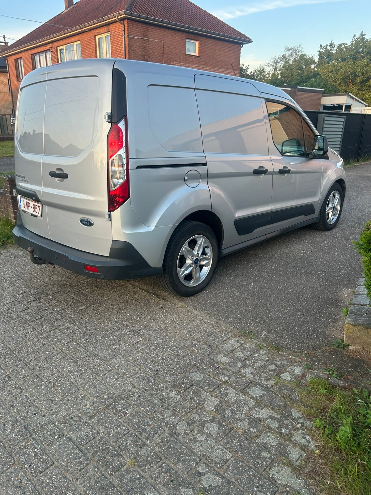 Ford transit connect, Argent ou Gris, Achat, Attache-remorque, Noir