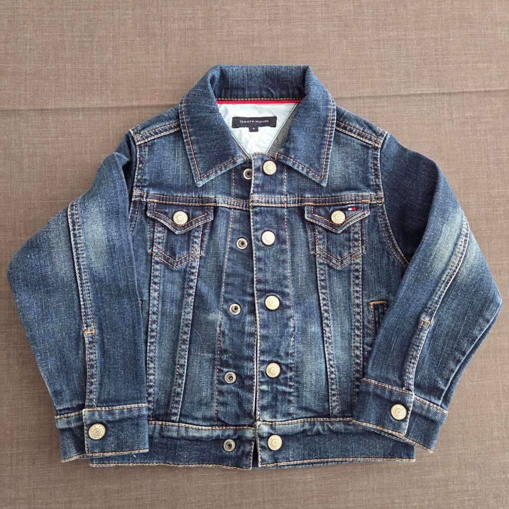 Jeansjas van Tommy Hilfiger, 4 jaar, zo goed als nieuw, Kinderen en Baby's, Ophalen, Zo goed als nieuw, Tommy Hilfiger, Jas