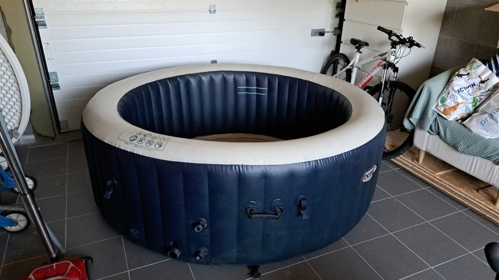 Jacuzzi Intex 6 personnes, Jardin & Terrasse, Bains à remous et Spas, Enlèvement