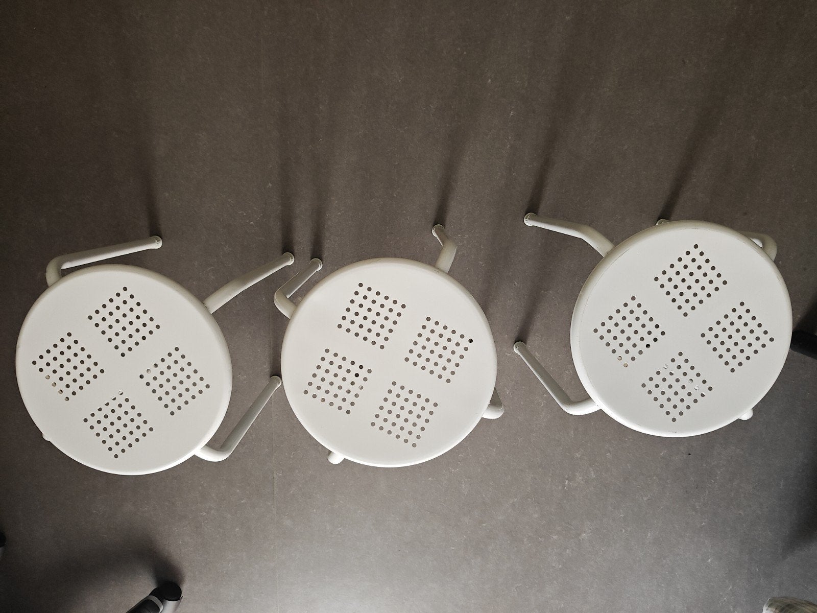 kruk stoelen, Ophalen