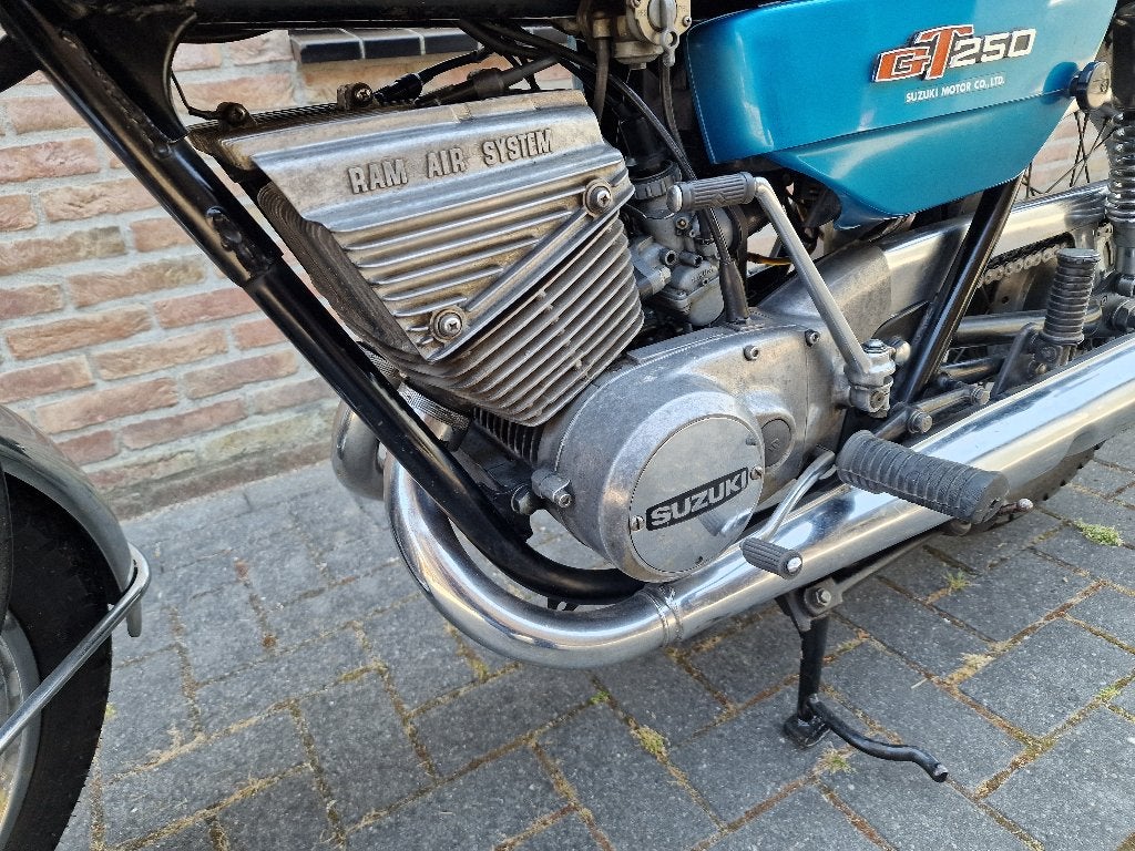 Suzuki GT250 in zeer mooie originele staat!!, Particulier