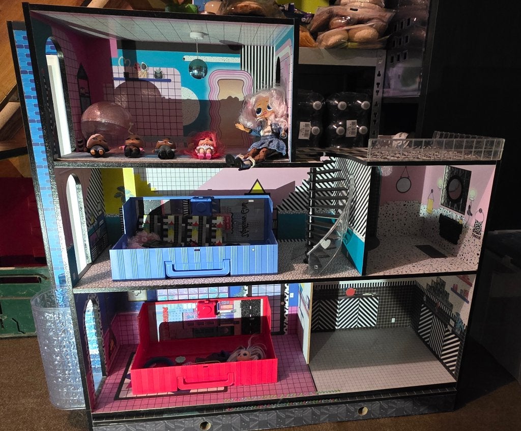 LOL Poppenhuis+ Extra Poppen en Acc., Ophalen, Gebruikt, Poppenhuis