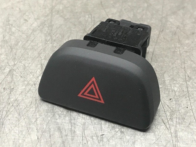 COMMUTATEUR DE FEUX DE DETRESSE Micra (K13) (|06019|MICRA|), Utilisé, Nissan